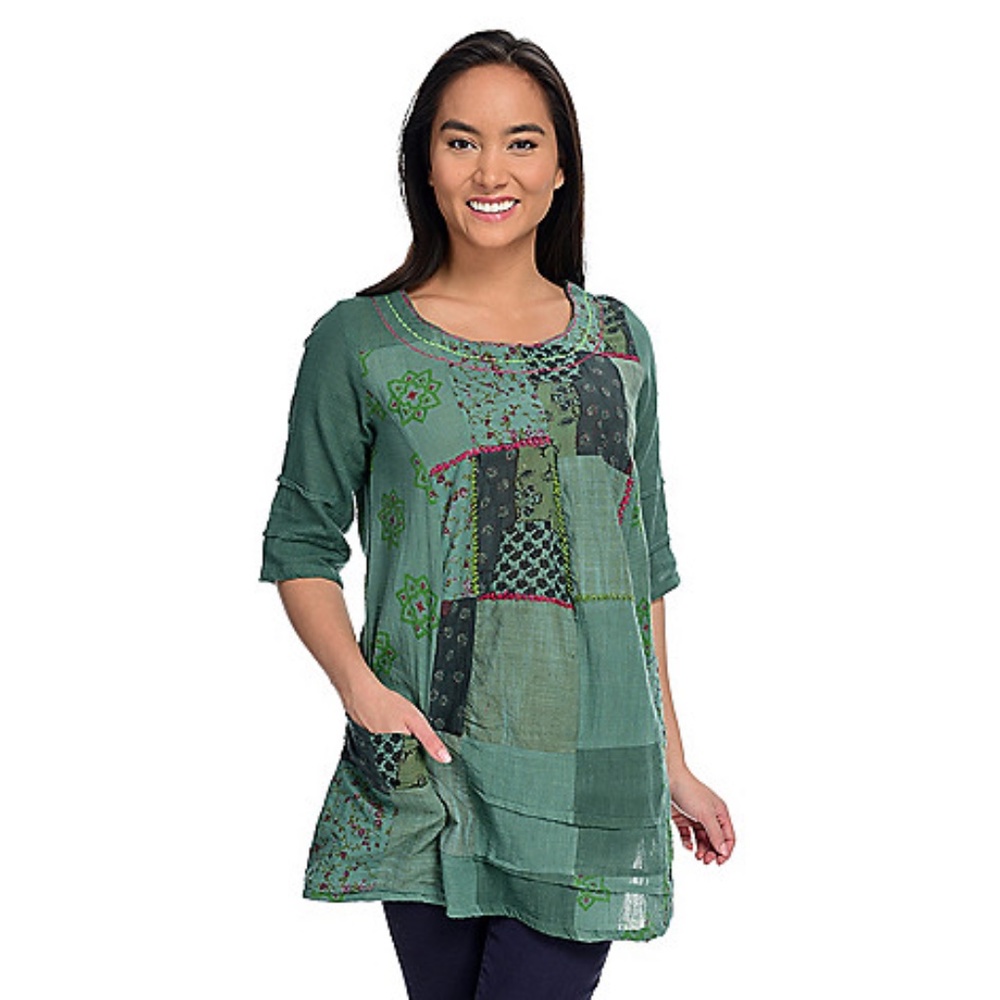 ✨3 for $30✨ Patchwork Green Pocket Tunic NWT